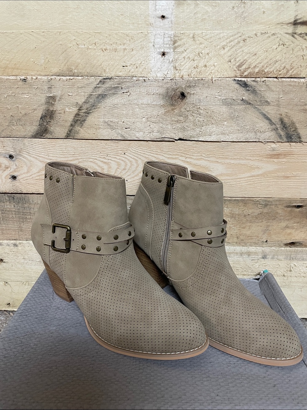 Maurice’s size 9.5 Taupe Rita Stud Wrap Buckle Chunky Heel Boot